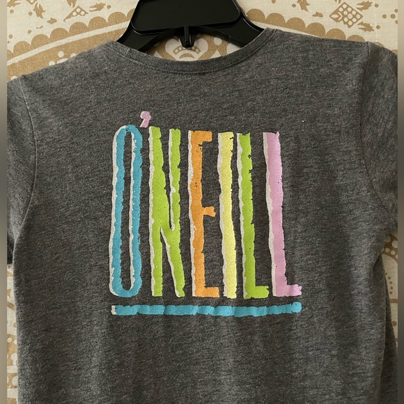 GIRLS “O’NEILL” GREY SOFT TOP WITH BRAND NAME ON FRONT & BACK, SIZE MEDIUM - Picture 4 of 4